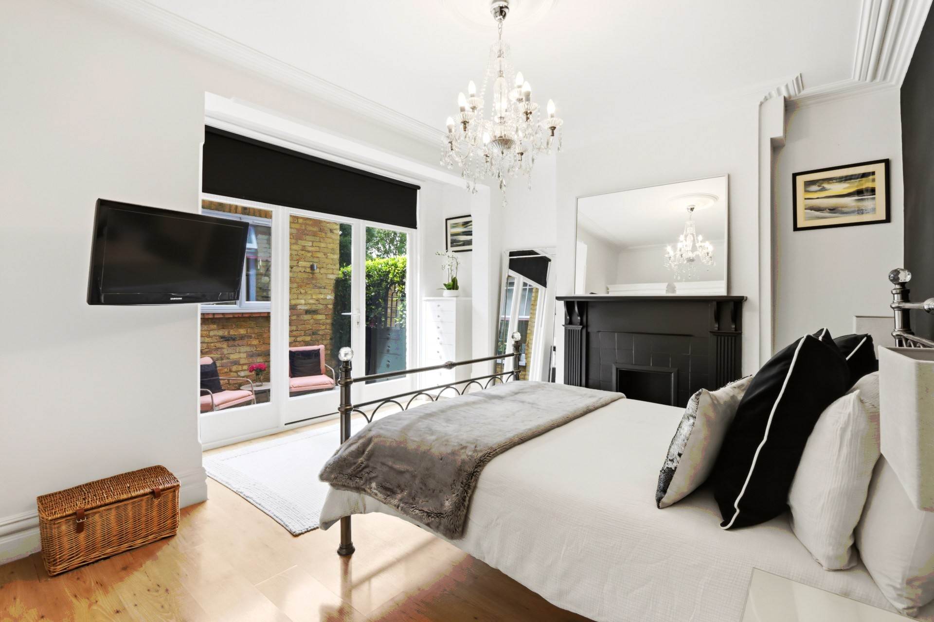 Ashurst Road, London, Image 5