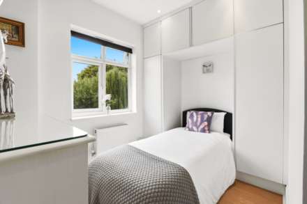 Ashurst Road, London, Image 11
