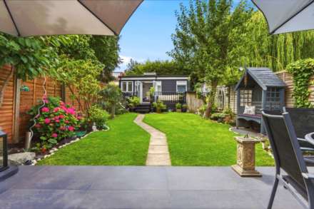 Ashurst Road, London, Image 16