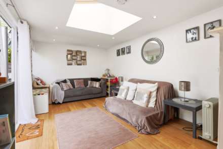 Ashurst Road, London, Image 18
