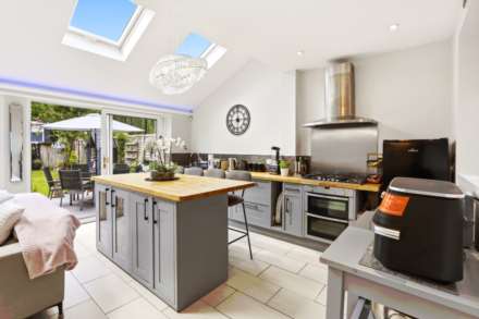 Ashurst Road, London, Image 4