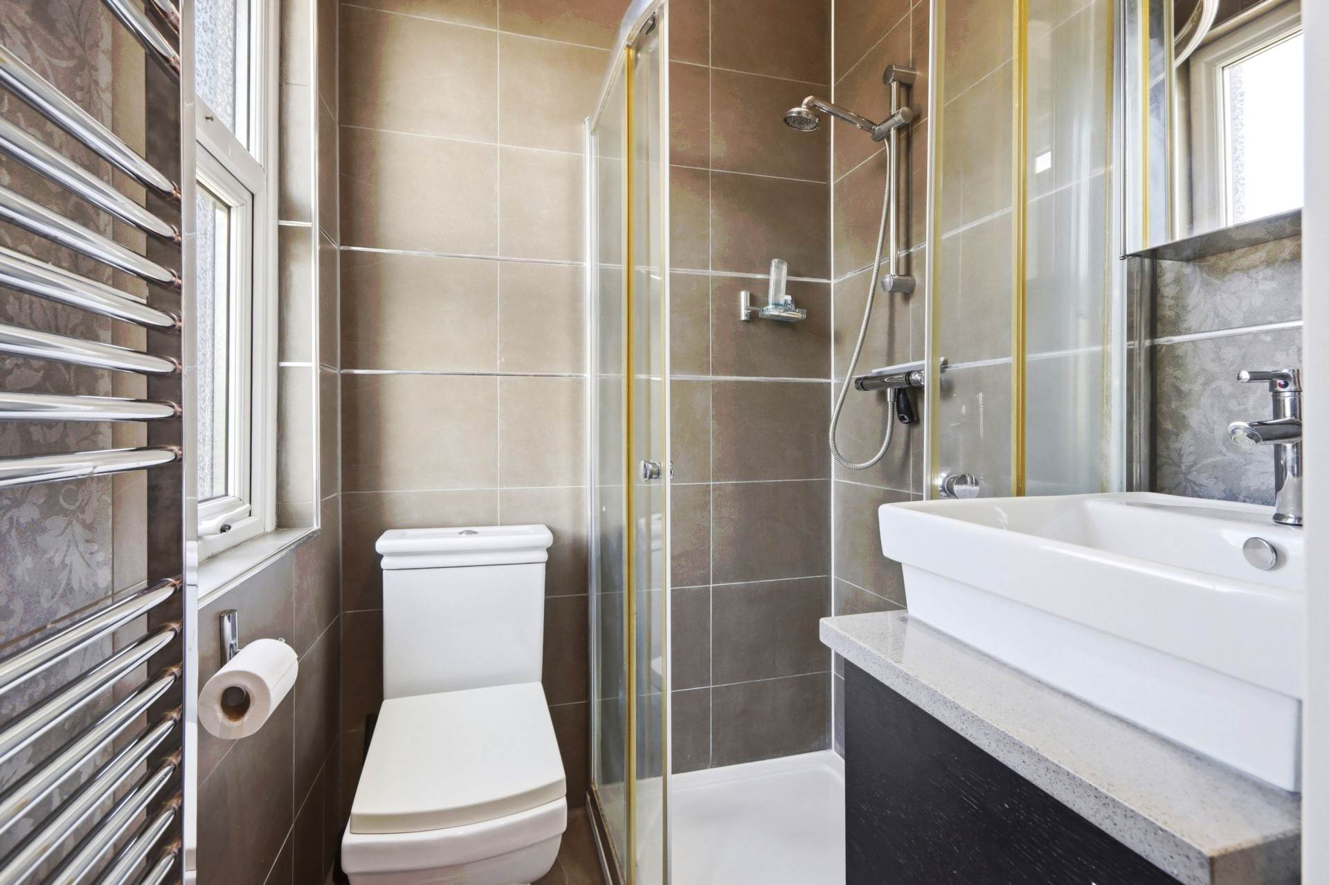 Friern Barnet Road, London, Image 15