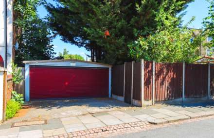 Friern Barnet Road, London, Image 16