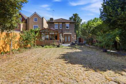 Friern Barnet Road, London, Image 17
