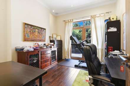 Friern Barnet Road, London, Image 4