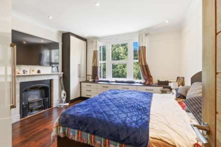 Friern Barnet Road, London, Image 9
