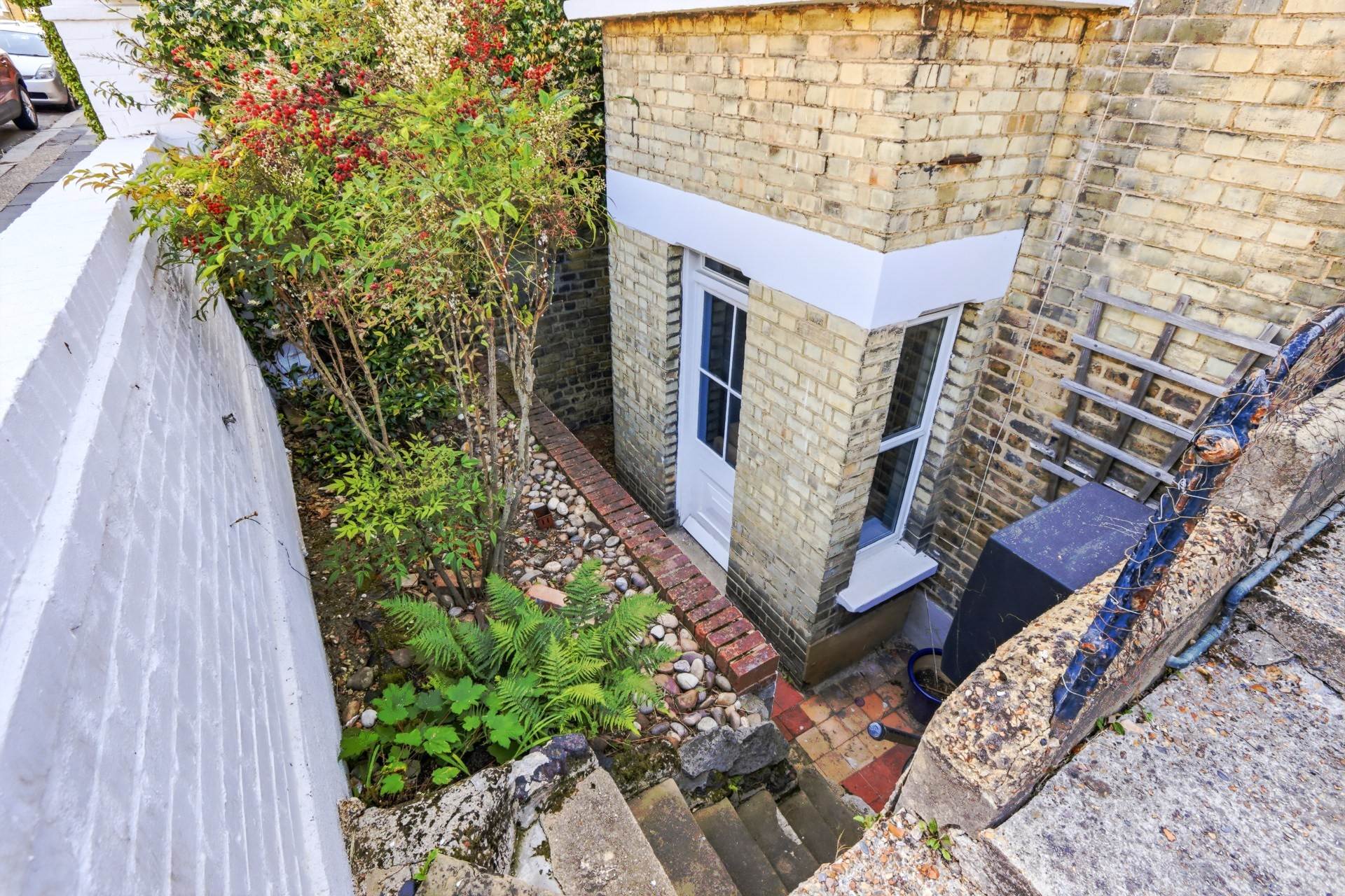 Holly Park Road, London, Image 14