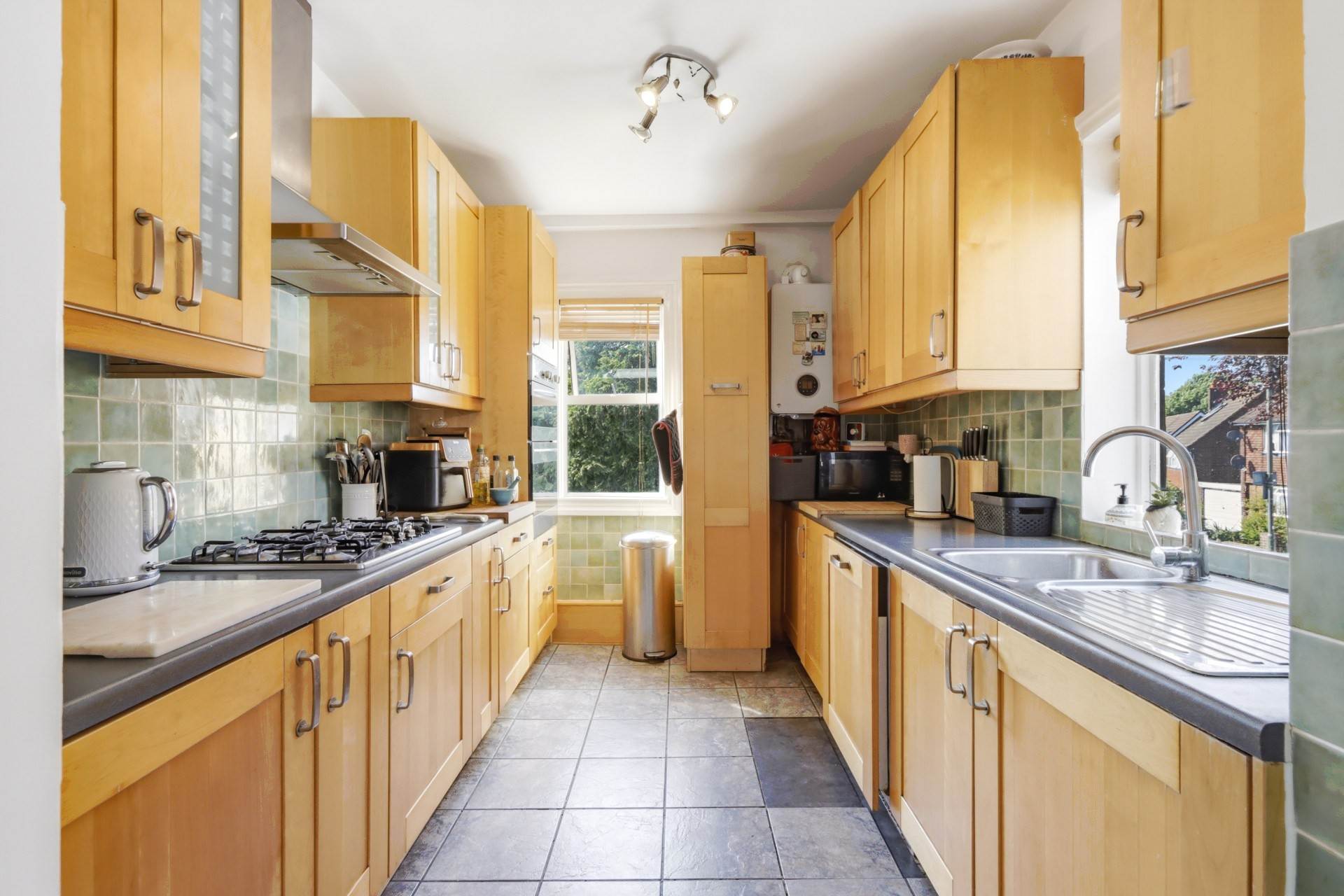Holly Park Road, London, Image 6