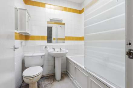 Holden Road, London, Image 7