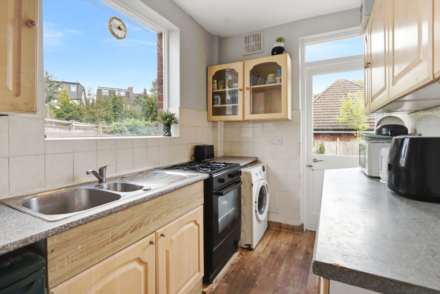 Lyndhurst Avenue, London, Image 4