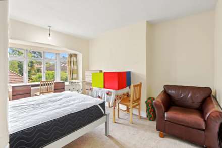Lyndhurst Avenue, London, Image 6