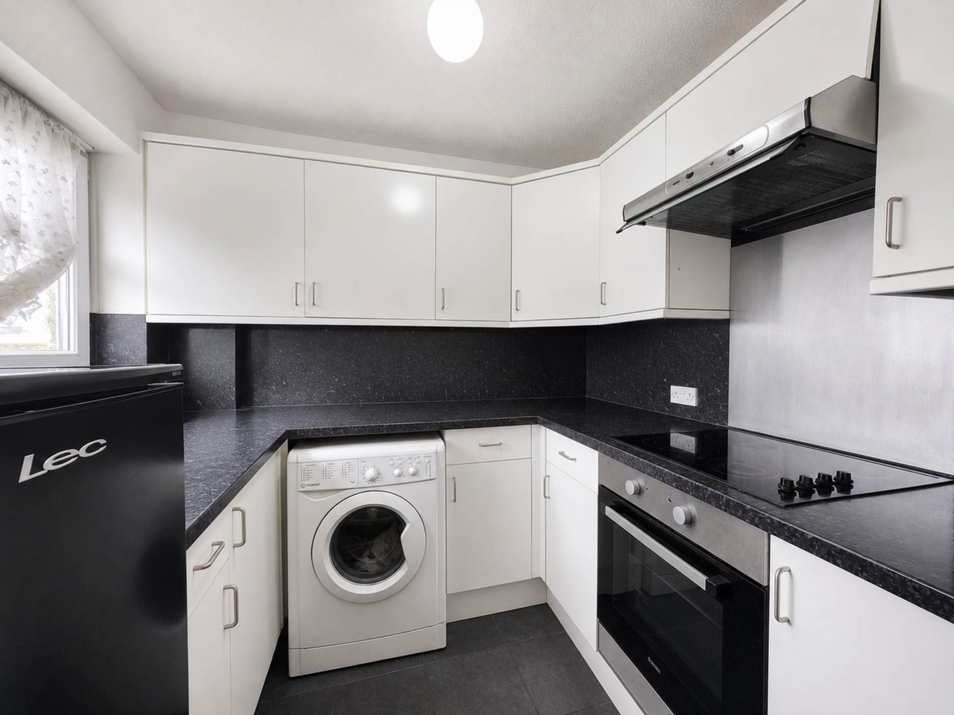 Nether Street, Finchley N3, Image 4