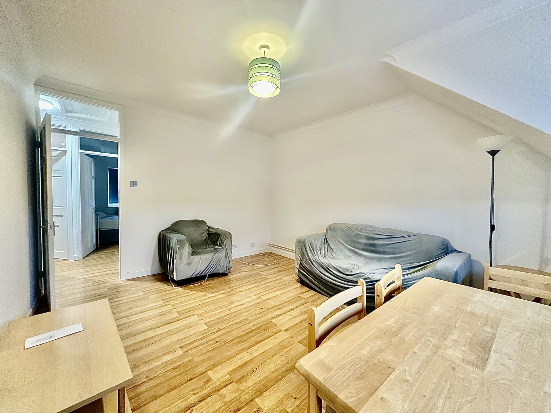 Chislehurst Avenue, London N12, Image 4