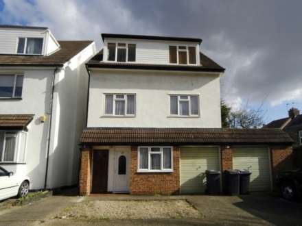 Chislehurst Avenue, London N12, Image 1