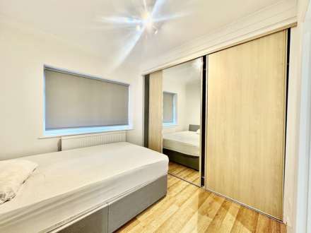 Chislehurst Avenue, London N12, Image 8