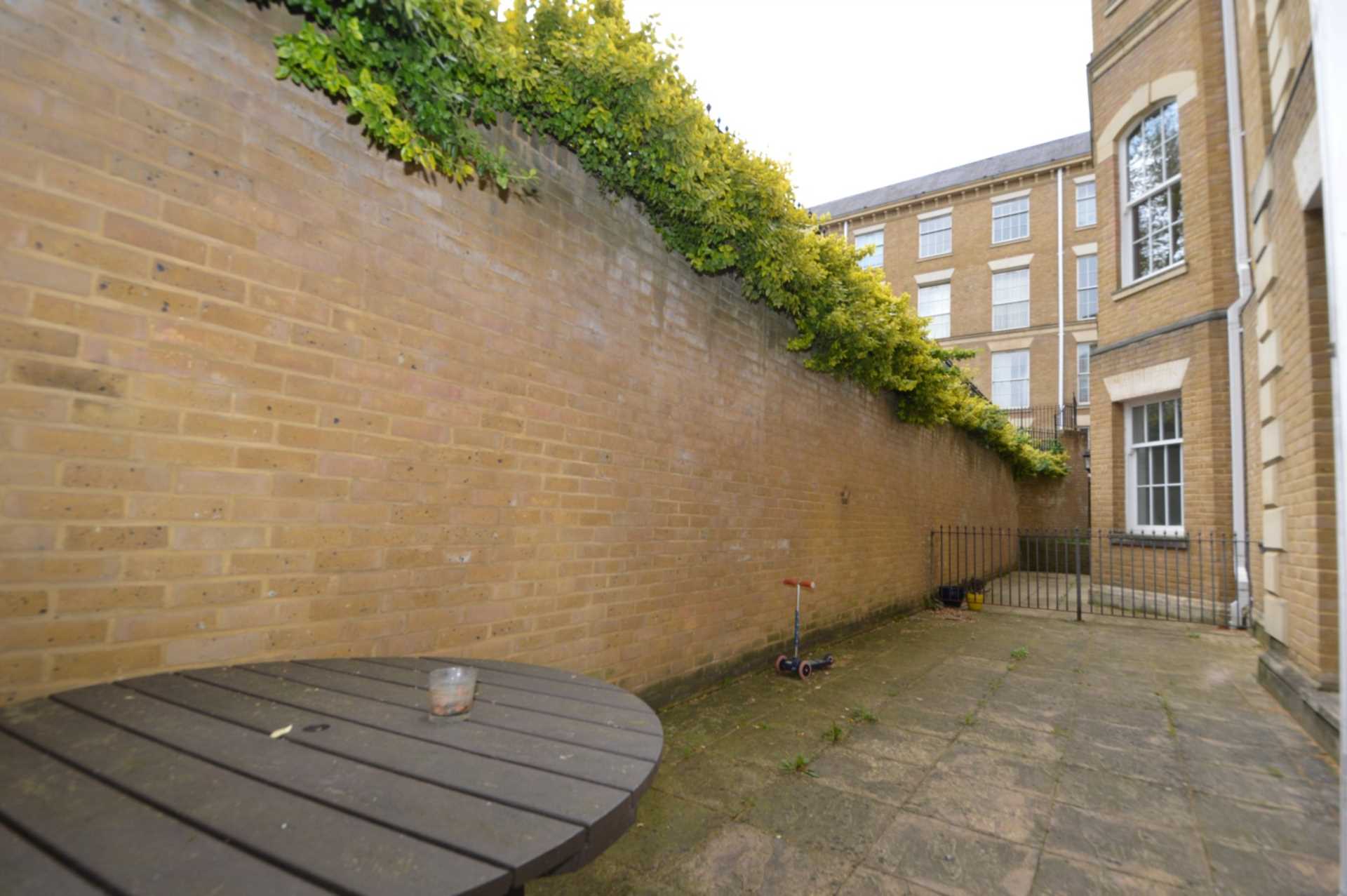 Princess Park Manor East Wing, New Southgate, Image 14