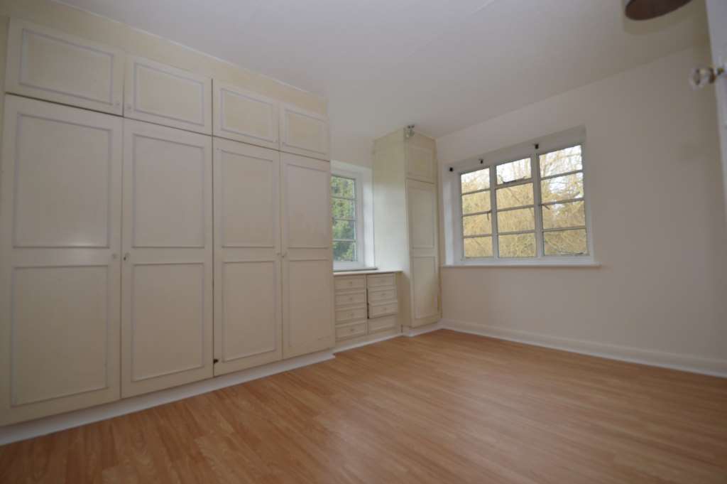 Denison Close, Hampstead Garden, London N2, Image 4