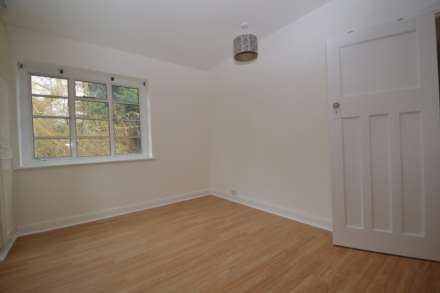 Denison Close, Hampstead Garden, London N2, Image 3