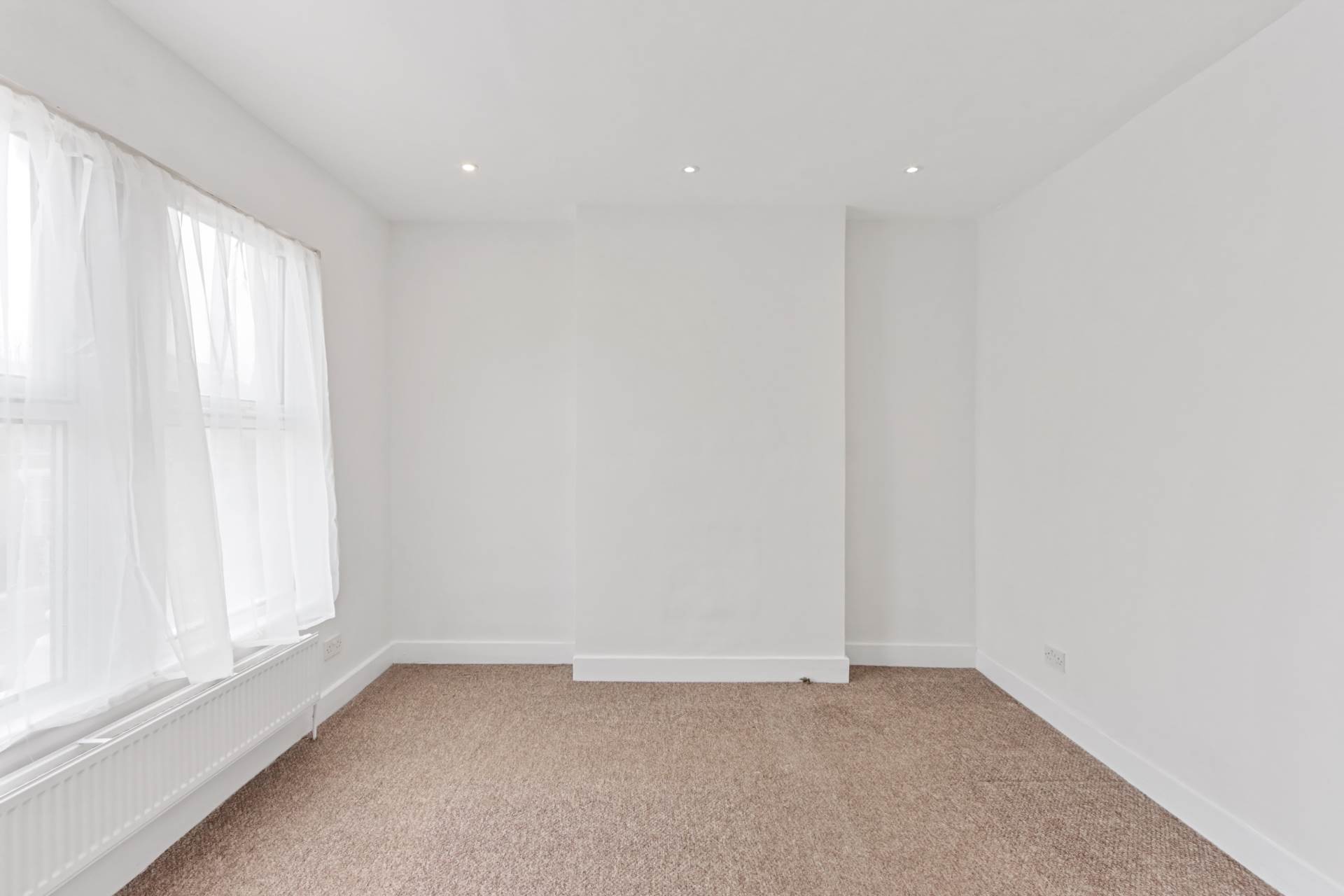 Parkhurst Road, New Southgate, Image 11