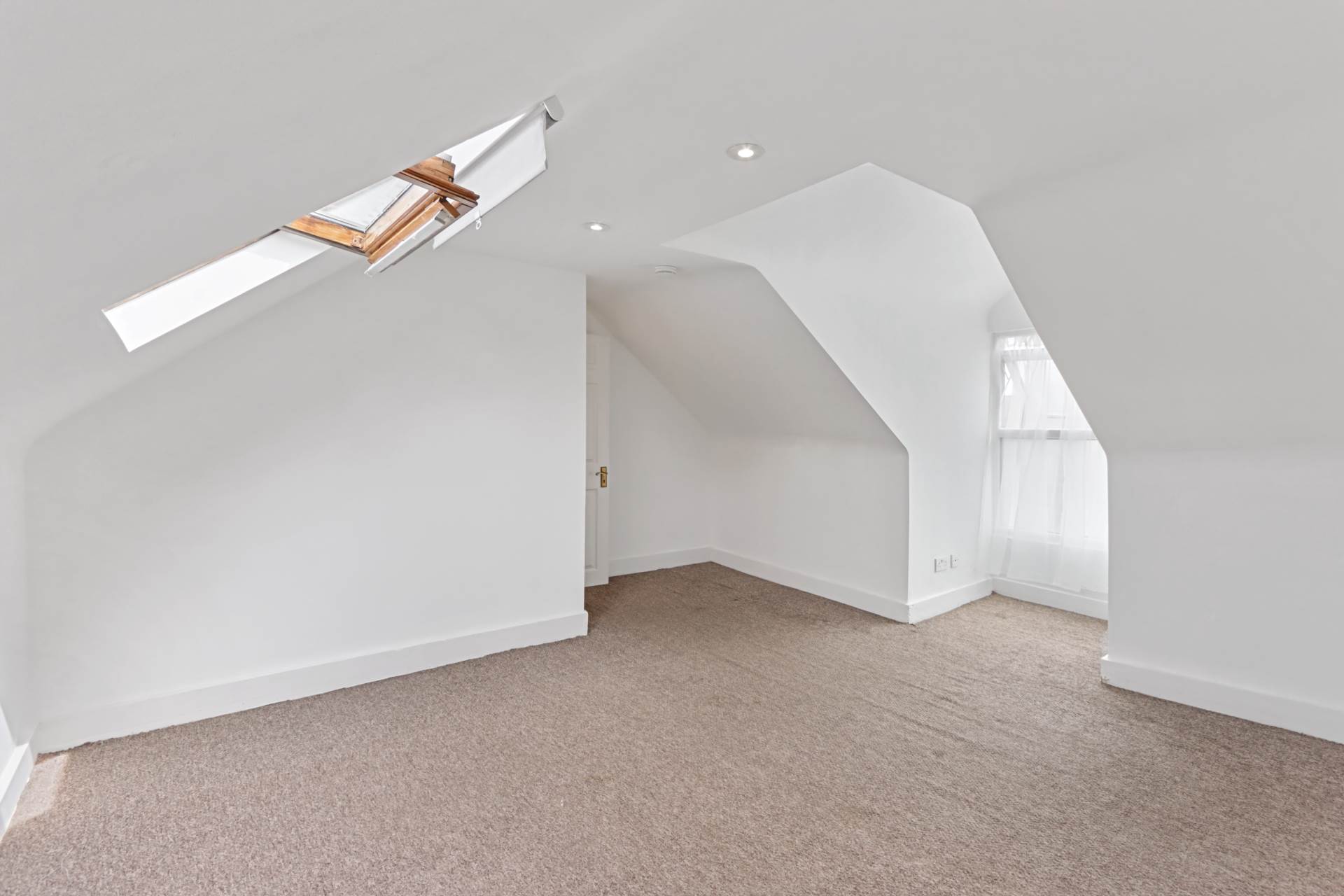 Parkhurst Road, New Southgate, Image 12