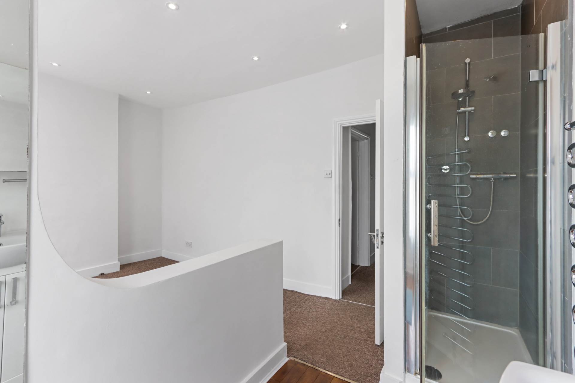 Parkhurst Road, New Southgate, Image 13