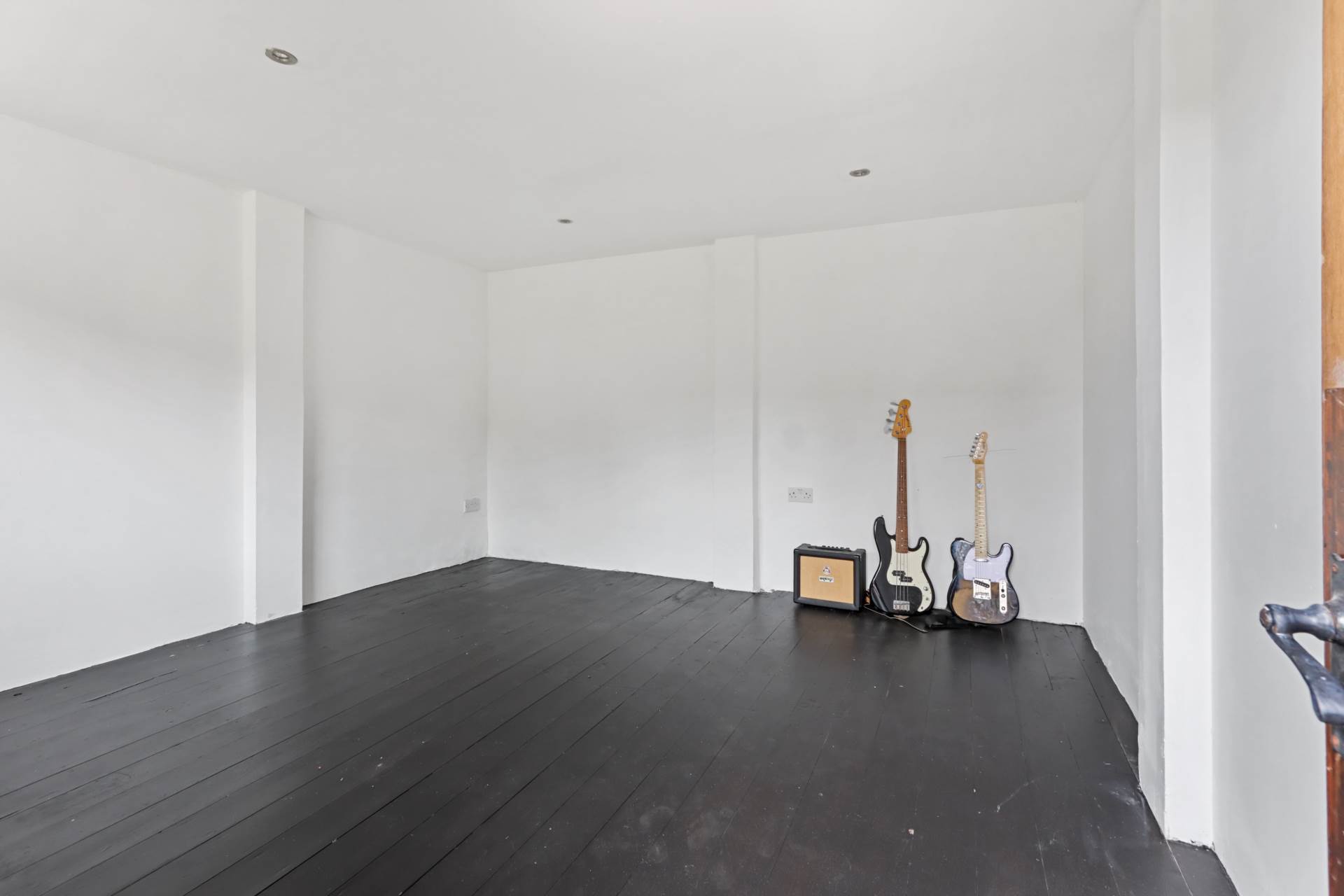 Parkhurst Road, New Southgate, Image 29