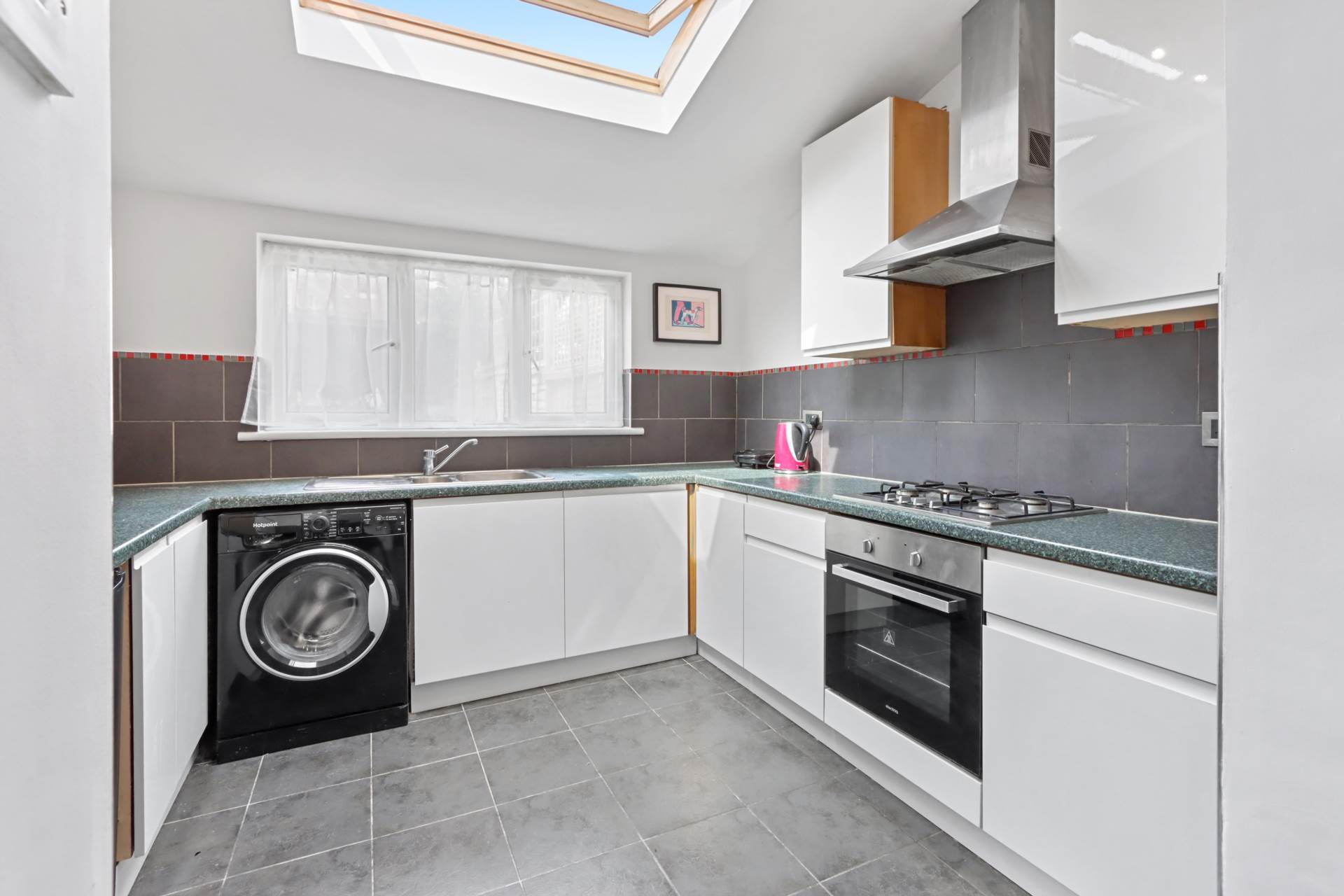 Parkhurst Road, New Southgate, Image 8