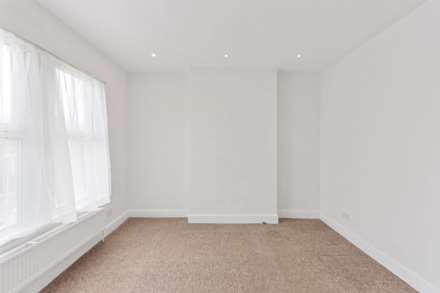 Parkhurst Road, New Southgate, Image 11