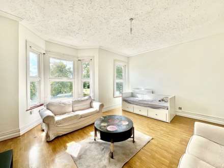 Friern Barnet Road, New Southgate, London N11, Image 2