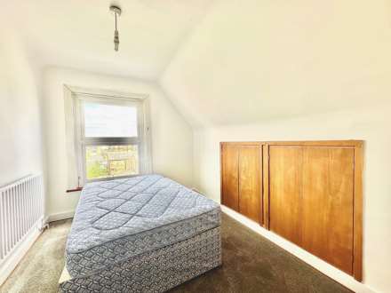 Friern Barnet Road, New Southgate, London N11, Image 6