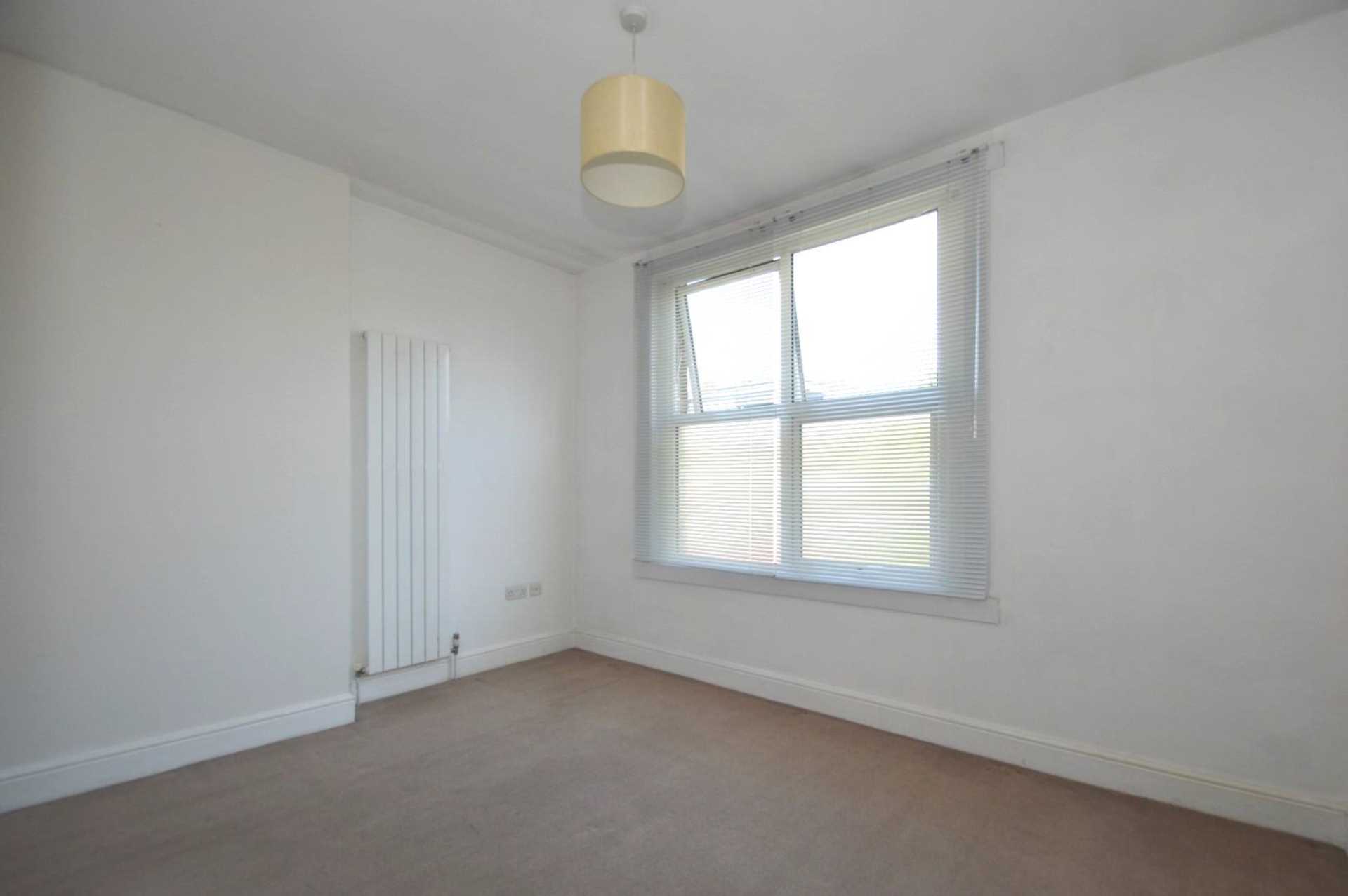 Granville Road, London N12, Image 6