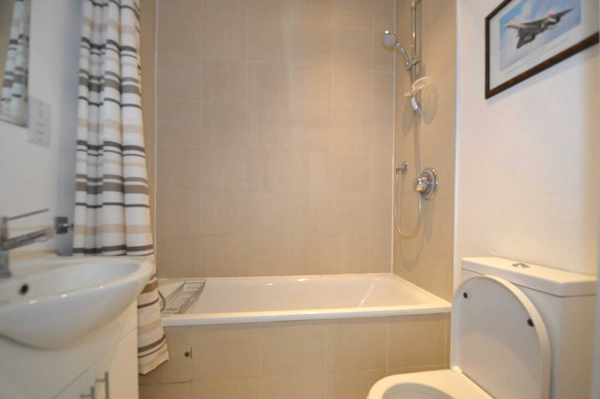 Granville Road, London N12, Image 7