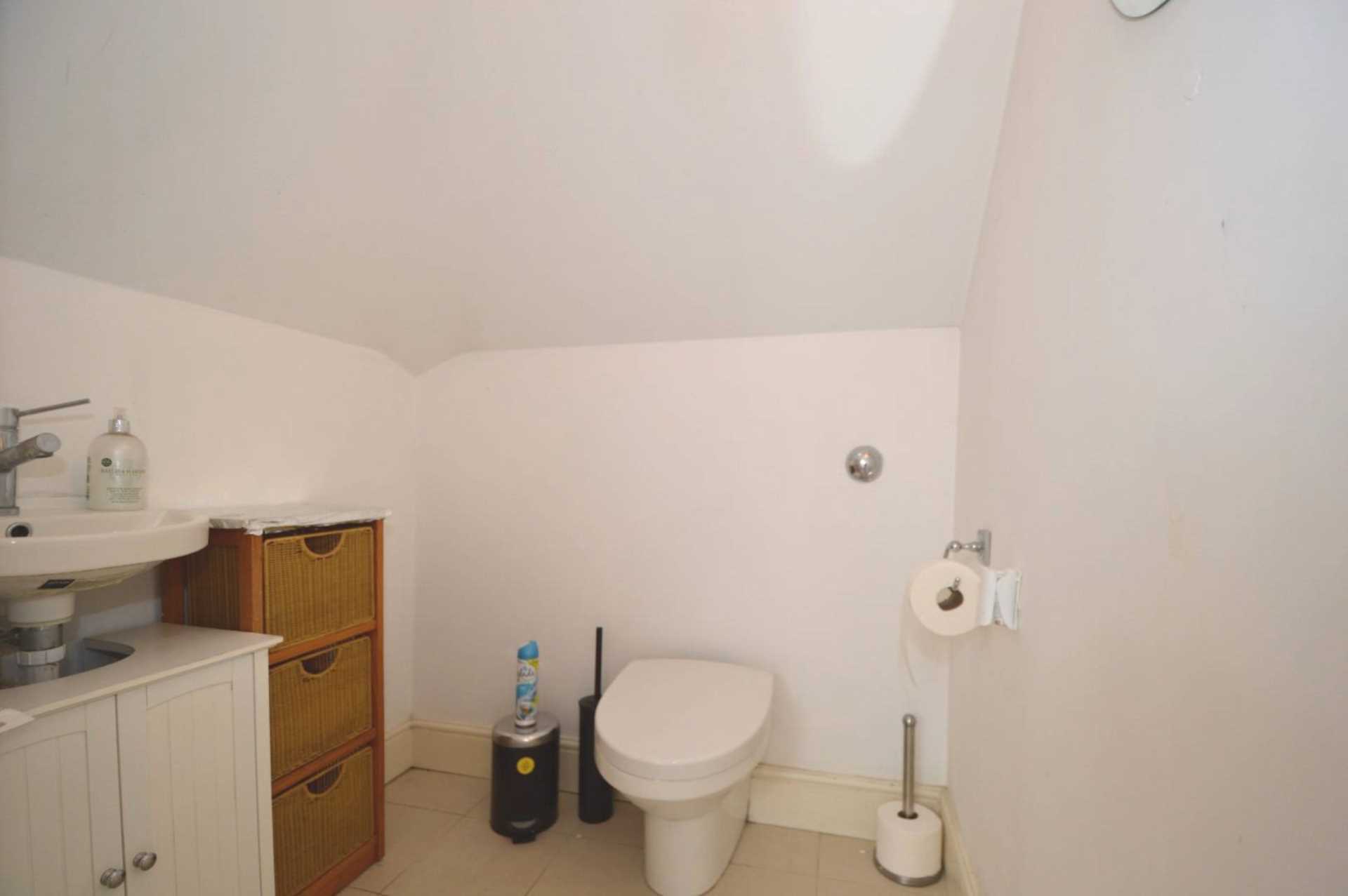 Granville Road, London N12, Image 8