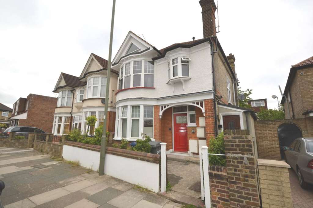 Granville Road, London N12, Image 2