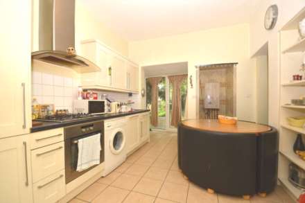 1 Bedroom Maisonette, Granville Road, London N12