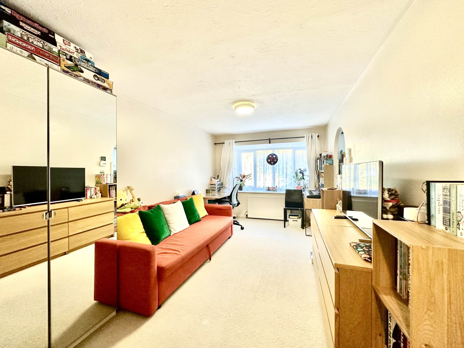 Greenway Close, London N11, Image 1