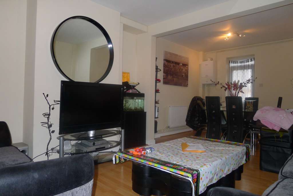 White Hart Lane, Tottenham, London N17, Image 2