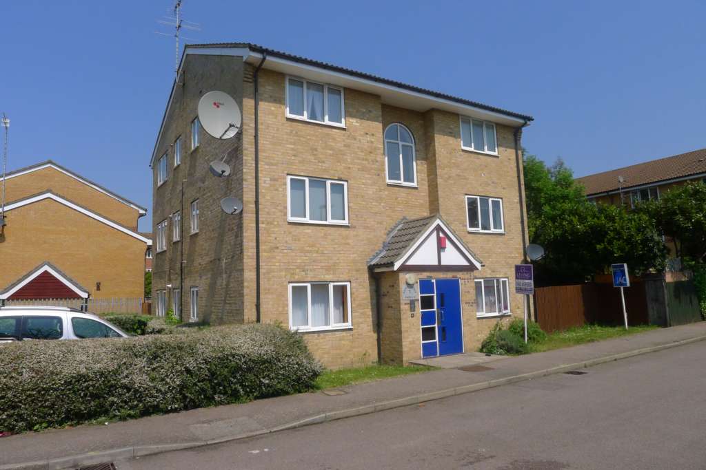 Amber Grove, Cricklewood, London NW2, Image 1