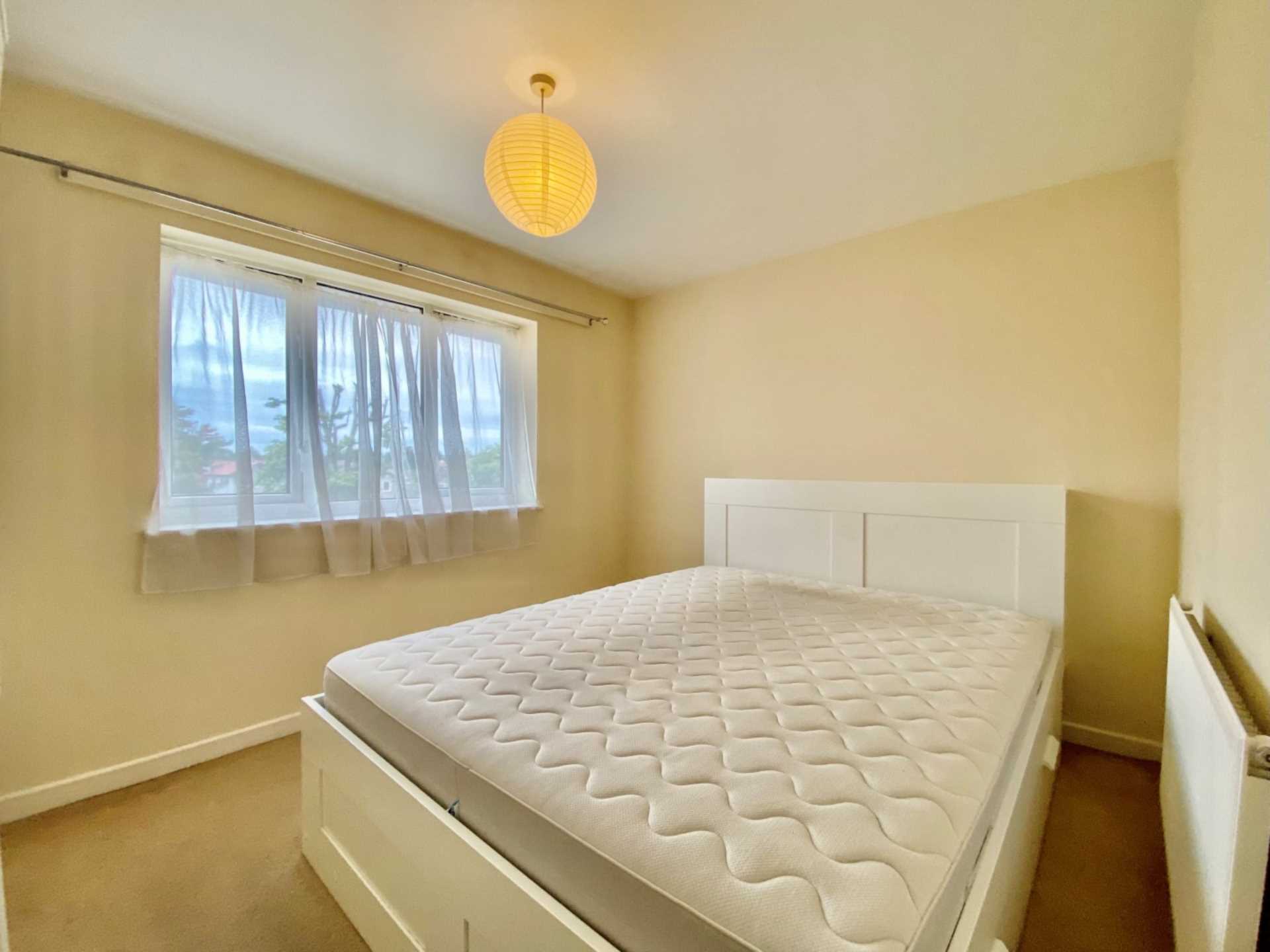 Amber Grove, Cricklewood, London NW2, Image 6
