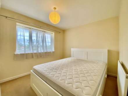 Amber Grove, Cricklewood, London NW2, Image 6