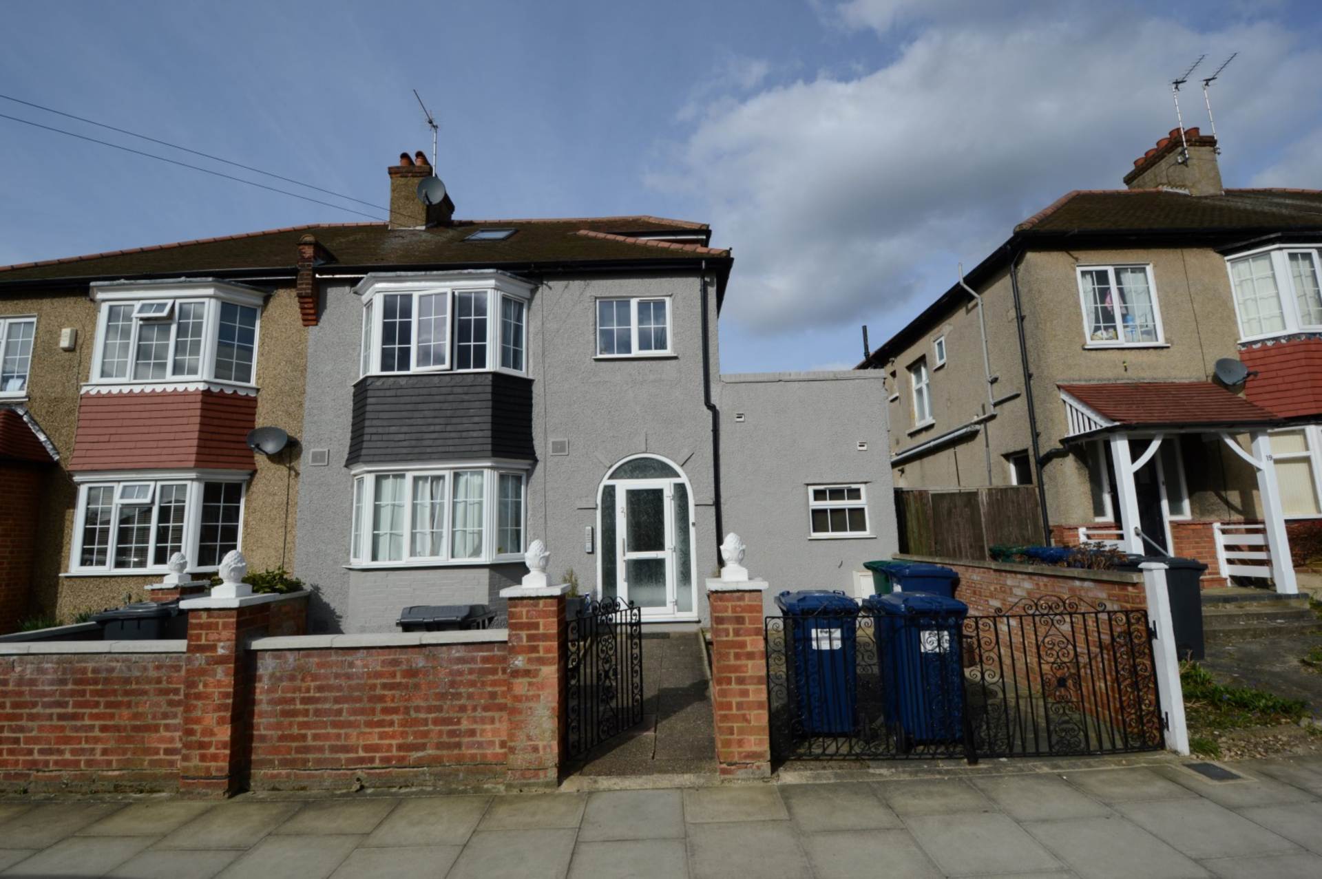 Oakleigh Crescent, Whetstone, London N20, Image 1