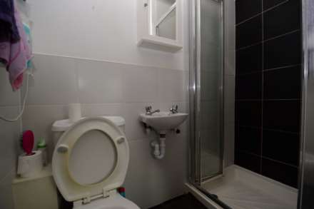 Oakleigh Crescent, Whetstone, London N20, Image 5