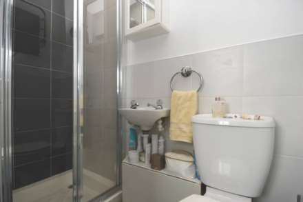 Oakleigh Crescent, Whetstone, London N20, Image 5