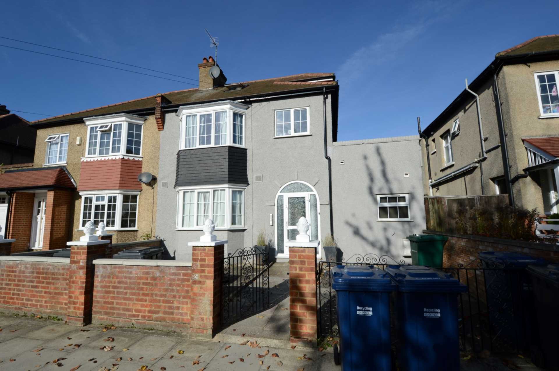 Oakleigh Crescent, Whetstone, London N20, Image 1