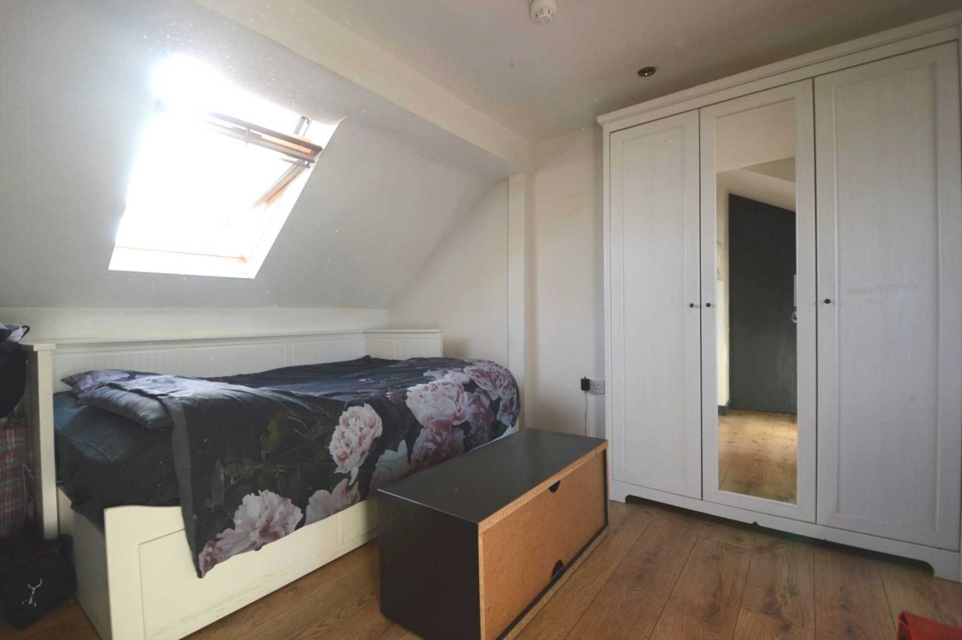 Oakleigh Crescent, Whetstone, London N20, Image 2