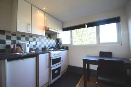 Oakleigh Crescent, Whetstone, London N20, Image 3