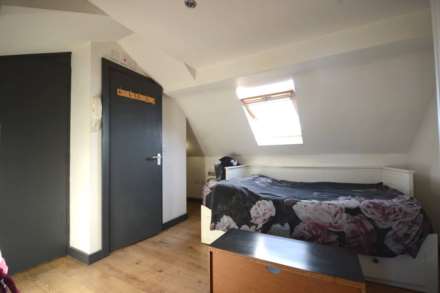 Oakleigh Crescent, Whetstone, London N20, Image 4