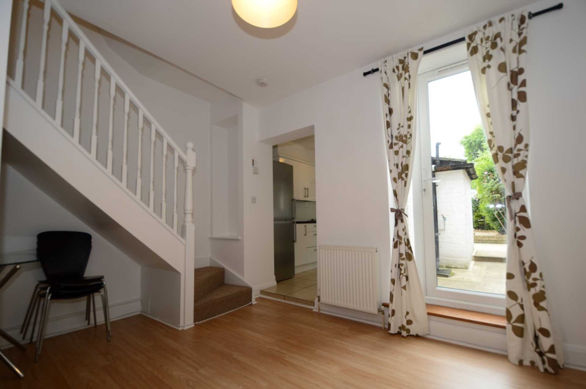 Oakleigh Road North, Whetstone, London N20, Image 5