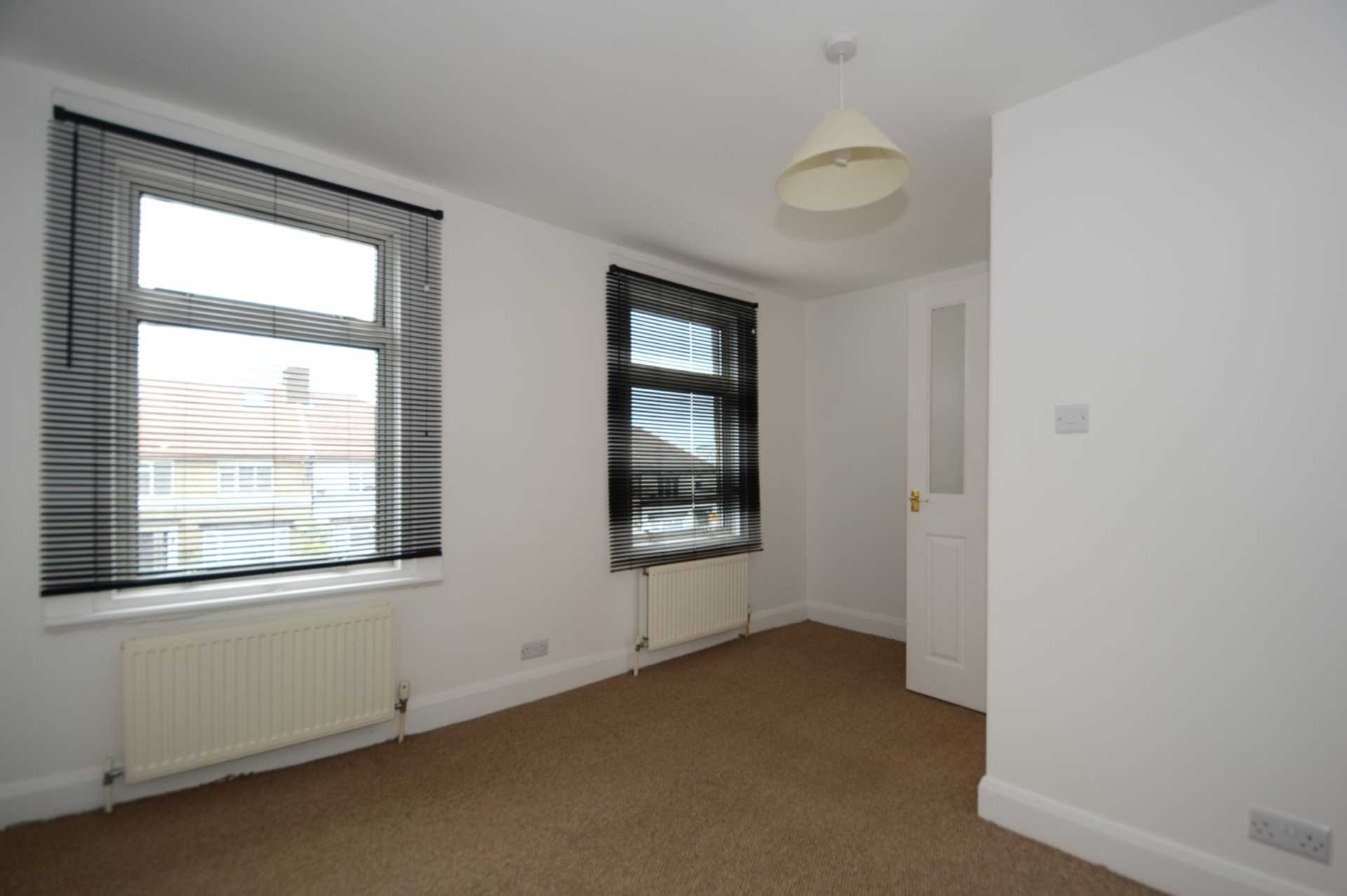 Oakleigh Road North, Whetstone, London N20, Image 6