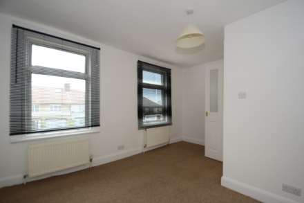 Oakleigh Road North, Whetstone, London N20, Image 6